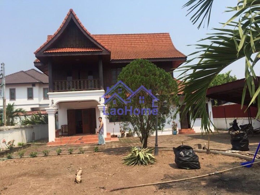 House for rent lao style with garden