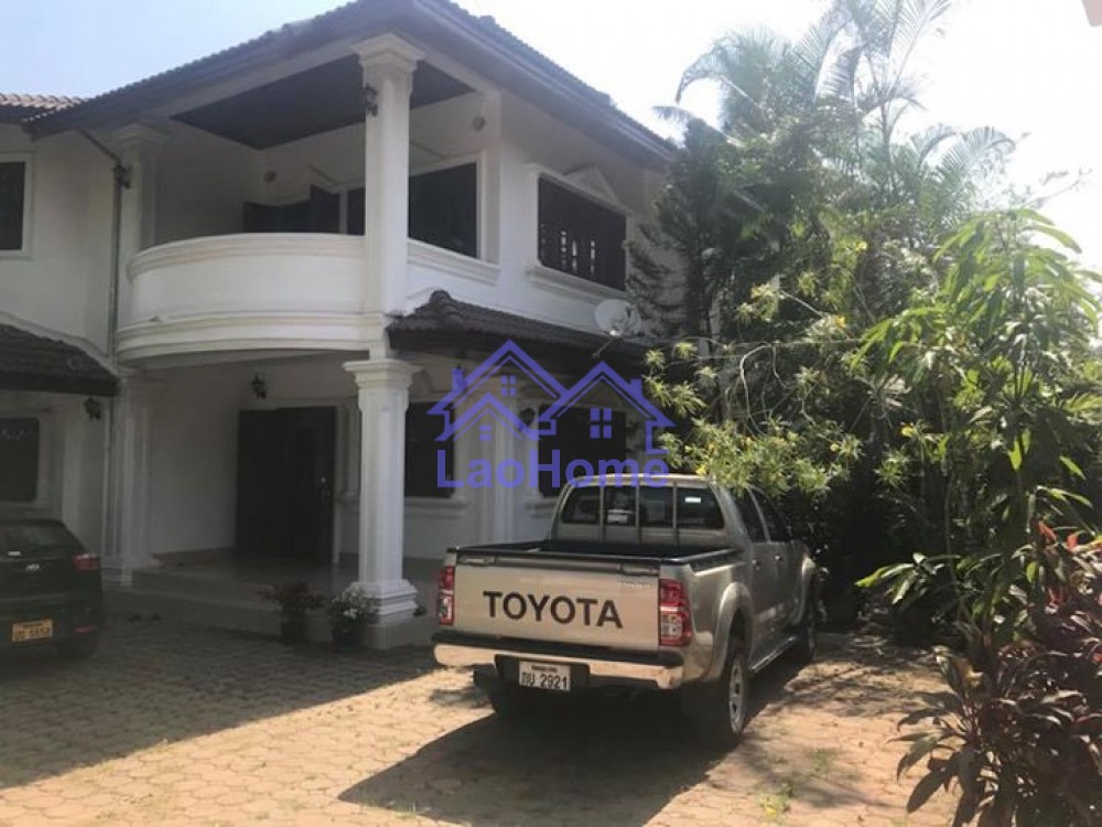 Modern Lao style house with garden