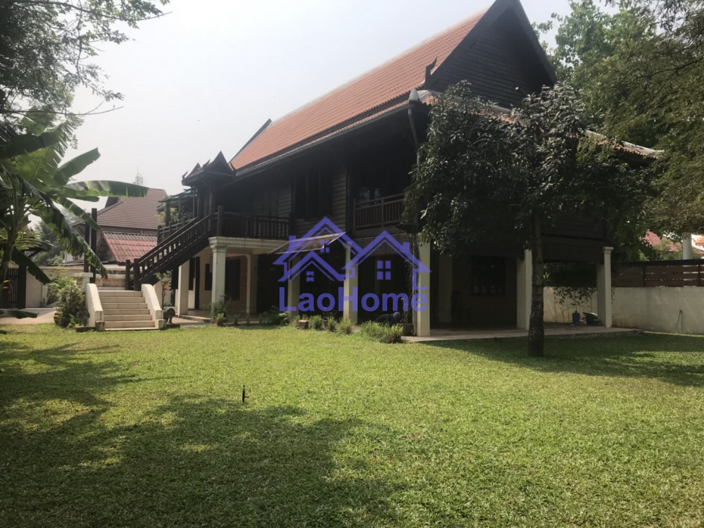 House for rent lao style with garden