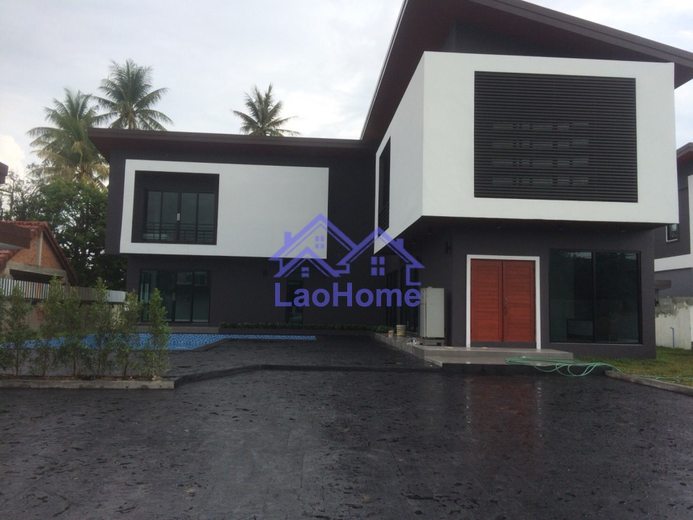 Modern house for rent with garden