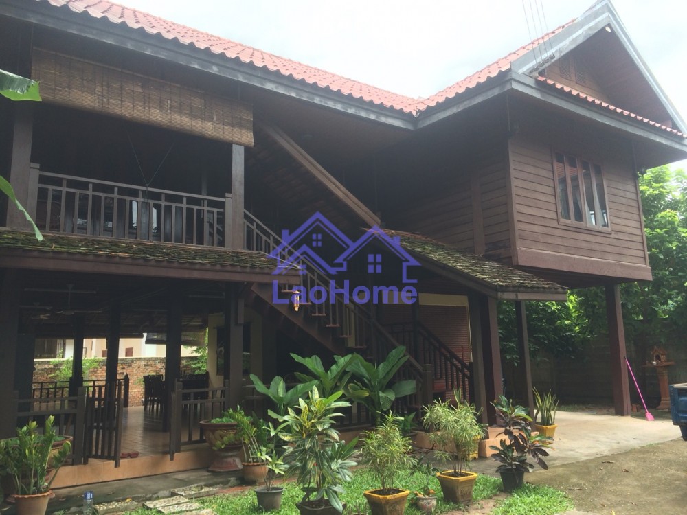 House for rent lao style with garden