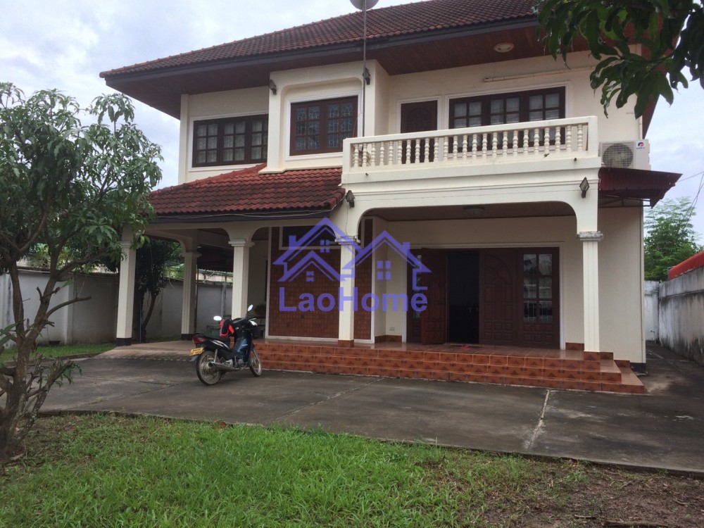 Modern house for rent with garden