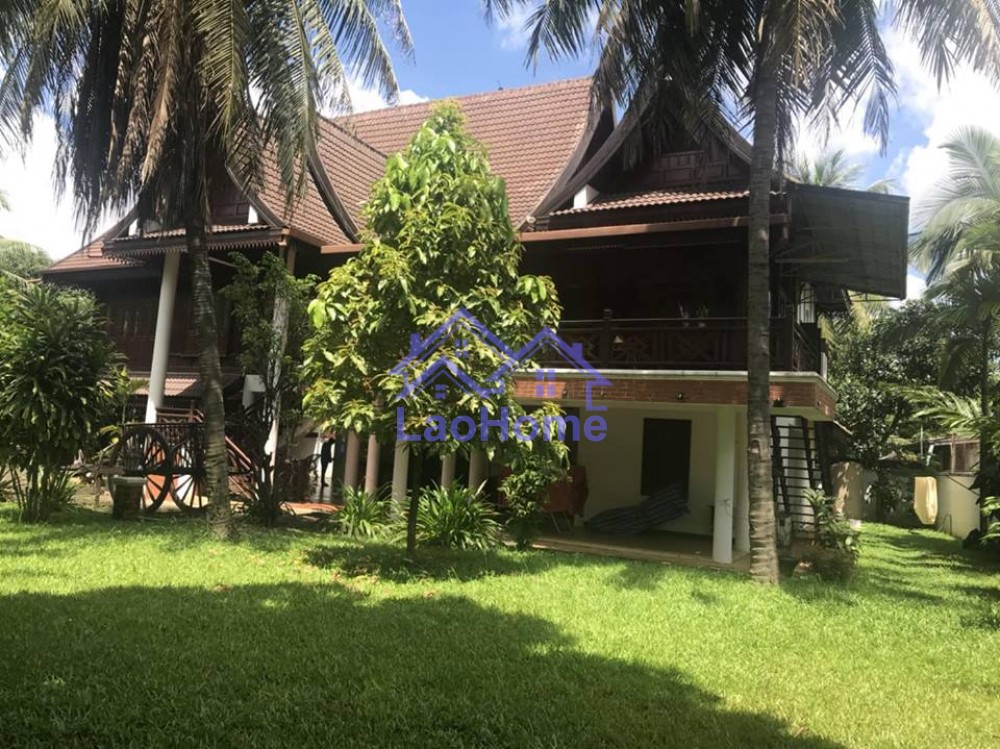 House for rent lao style and large garden