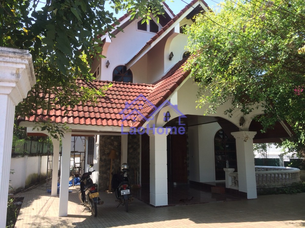 Villa house for rent with garden