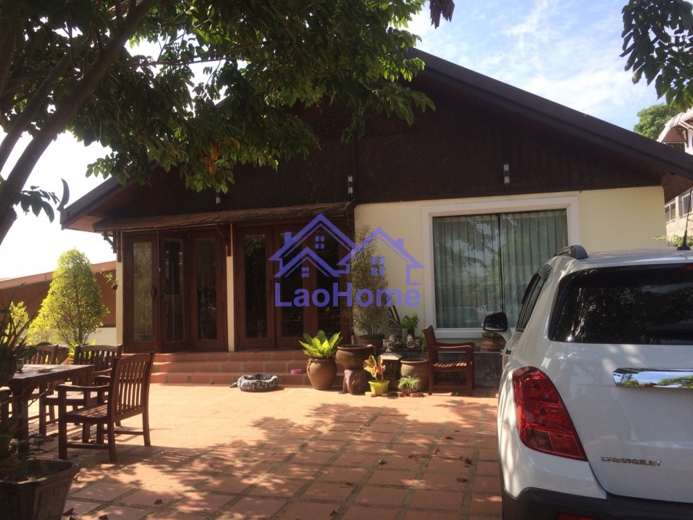 Beautiful house for rent with large garden and trees