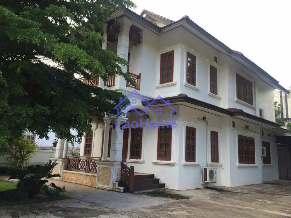 Modern house with garden for rent 