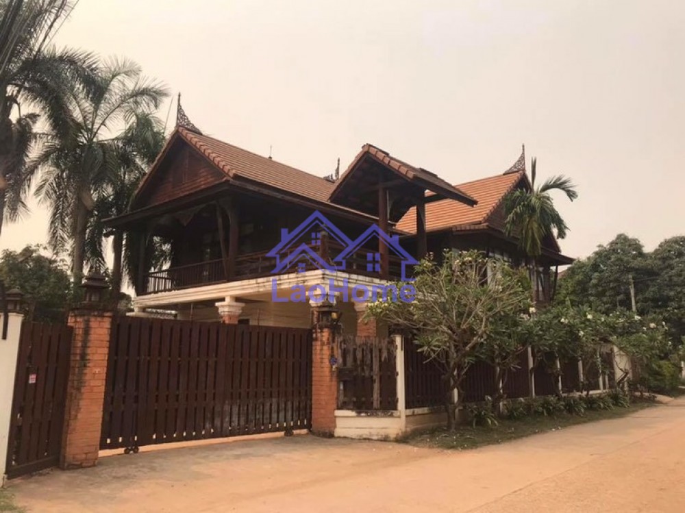 Lao style house for rent with garden  