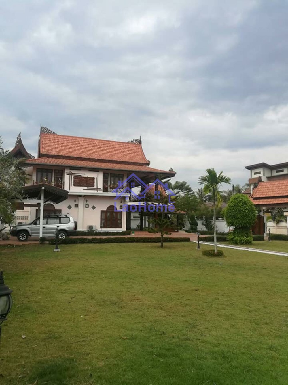 Modern Lao style house with garden