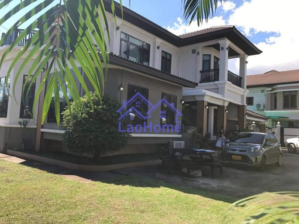 Modern house for rent with large garden