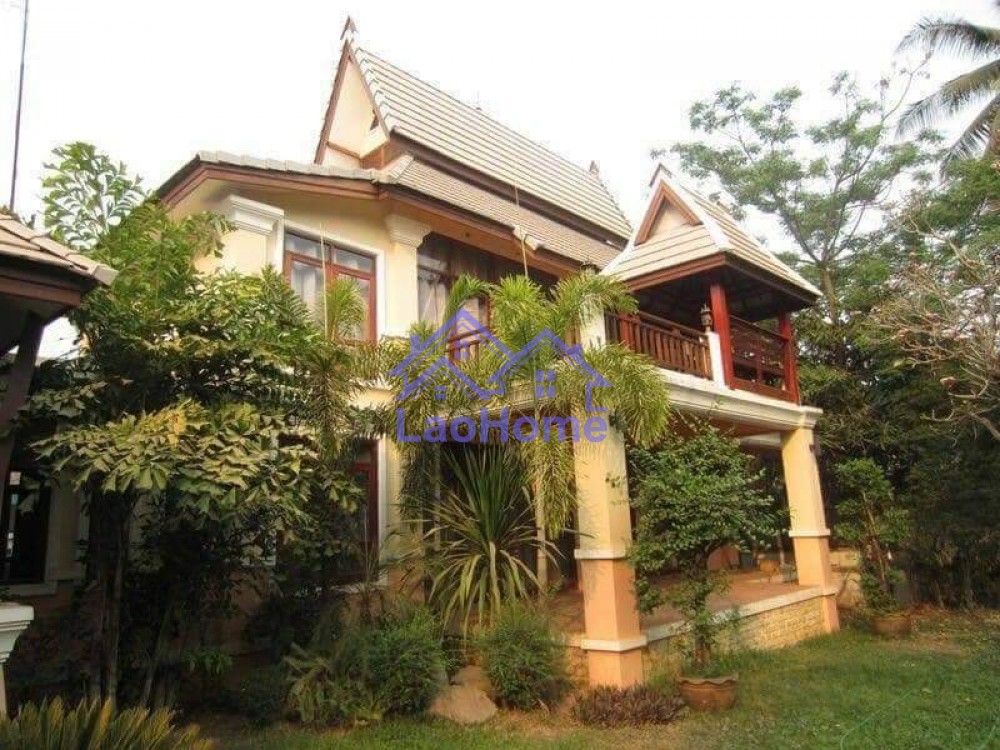 Modern house for rent with garden