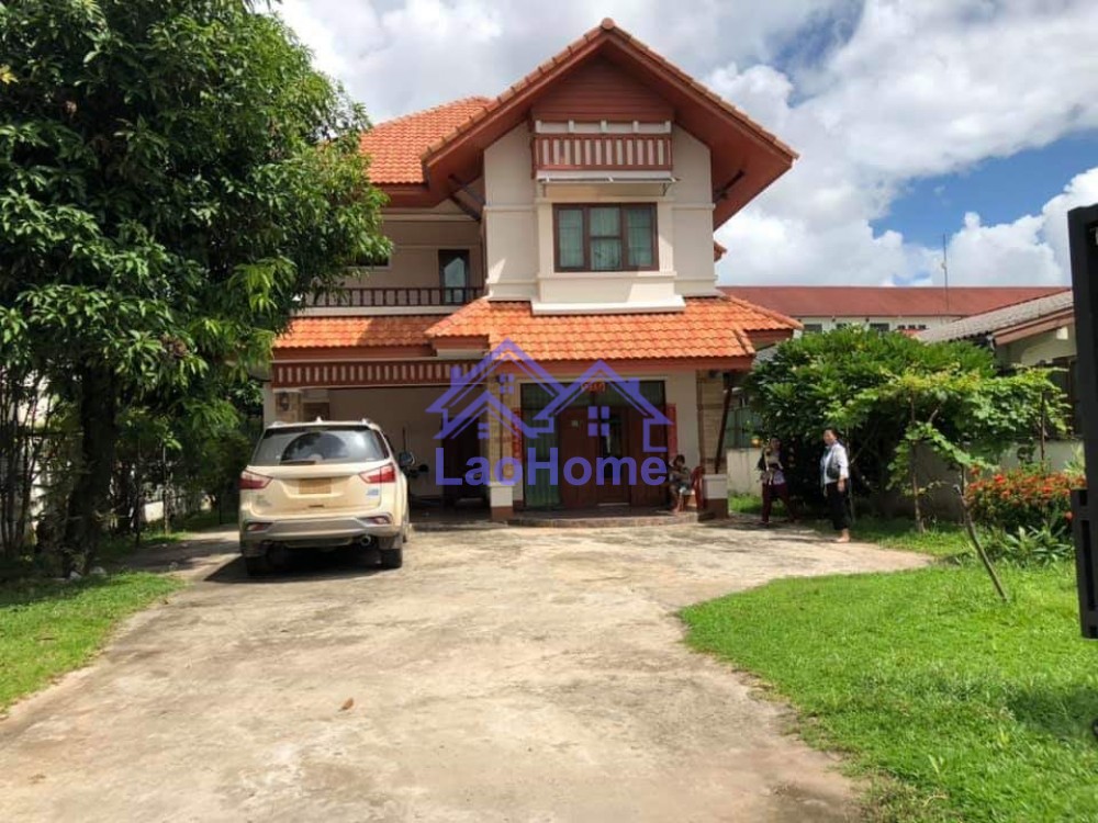 Modern house for rent with garden
