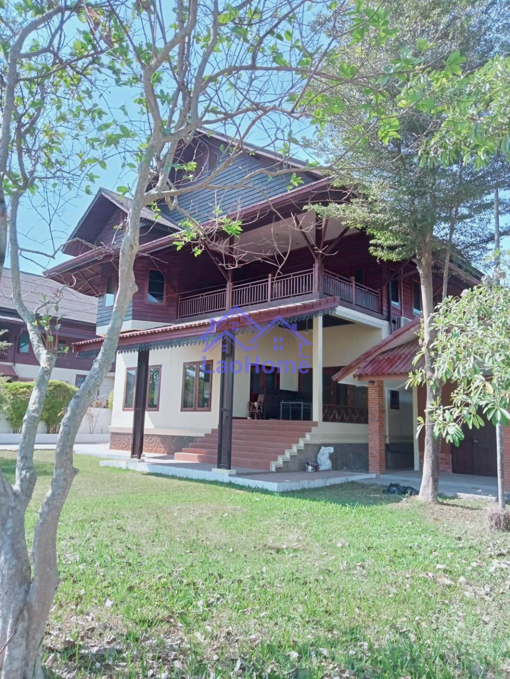 Modern Lao style house with garden 