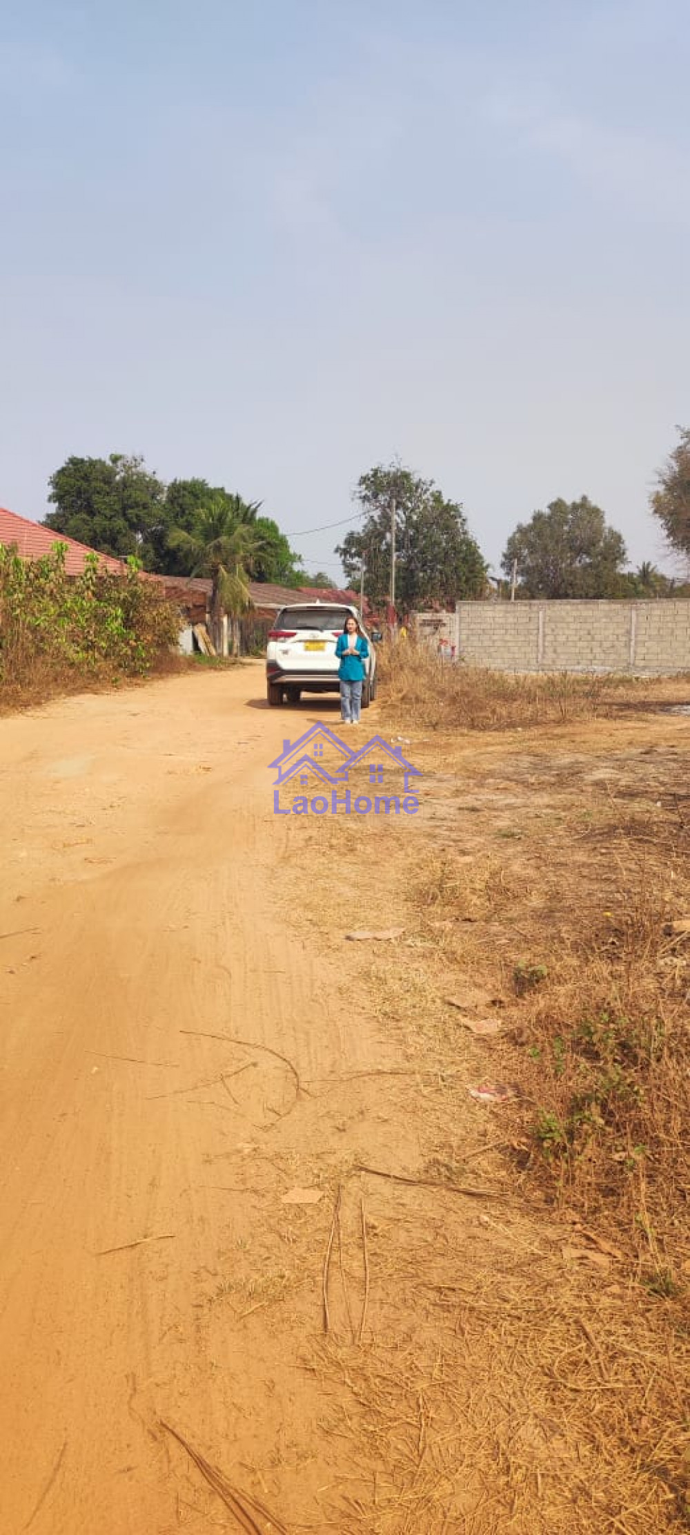 ID: 1490 - Land for sale close the concrete road 