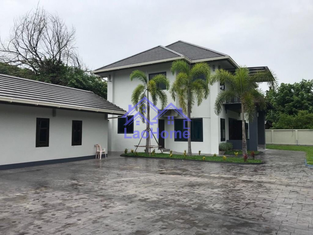 Modern Lao style house with garden 