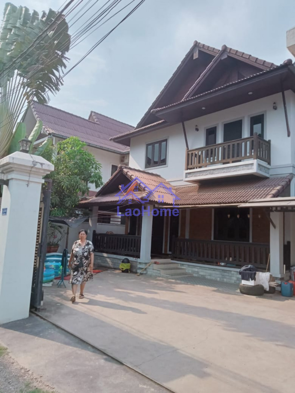 Modern Lao style house with garden 