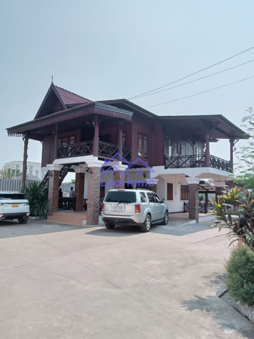 Modern Lao style house with garden 