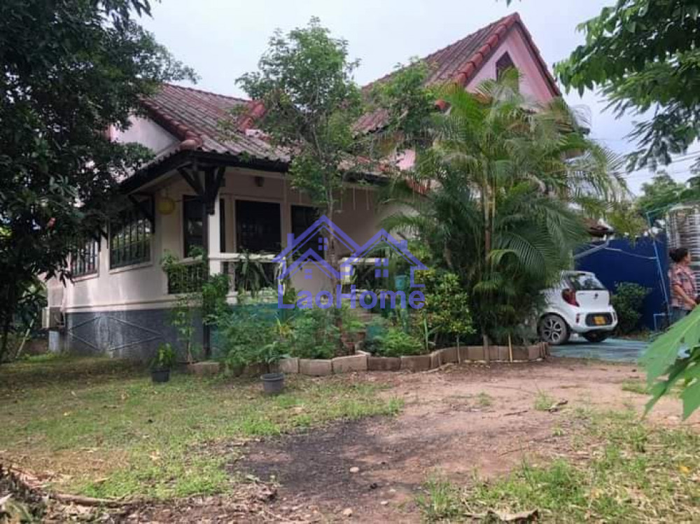 Modern Lao style house with garden 